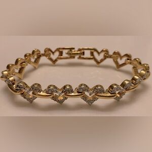 Beautiful Heart Bracelet with Swarovski Crystals - 7”
